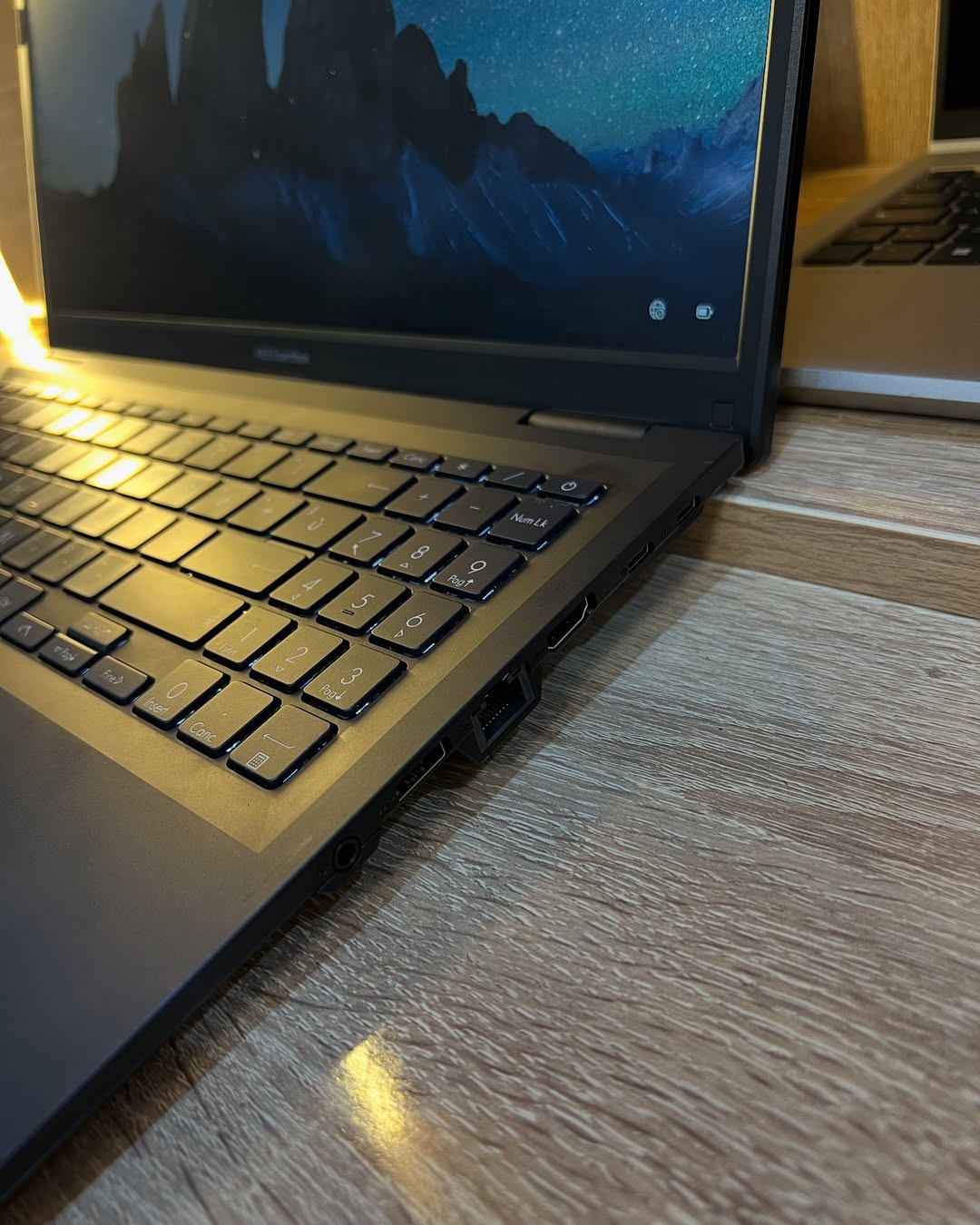 ASUS EXPERTBOOK 15 - Image 3