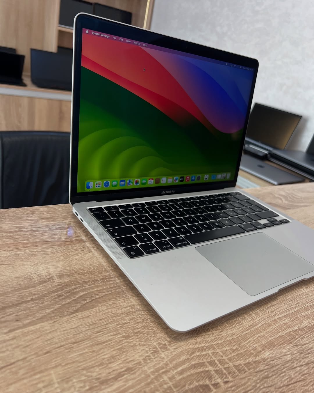 MACBOOK AIR M1 2020 - Image 4