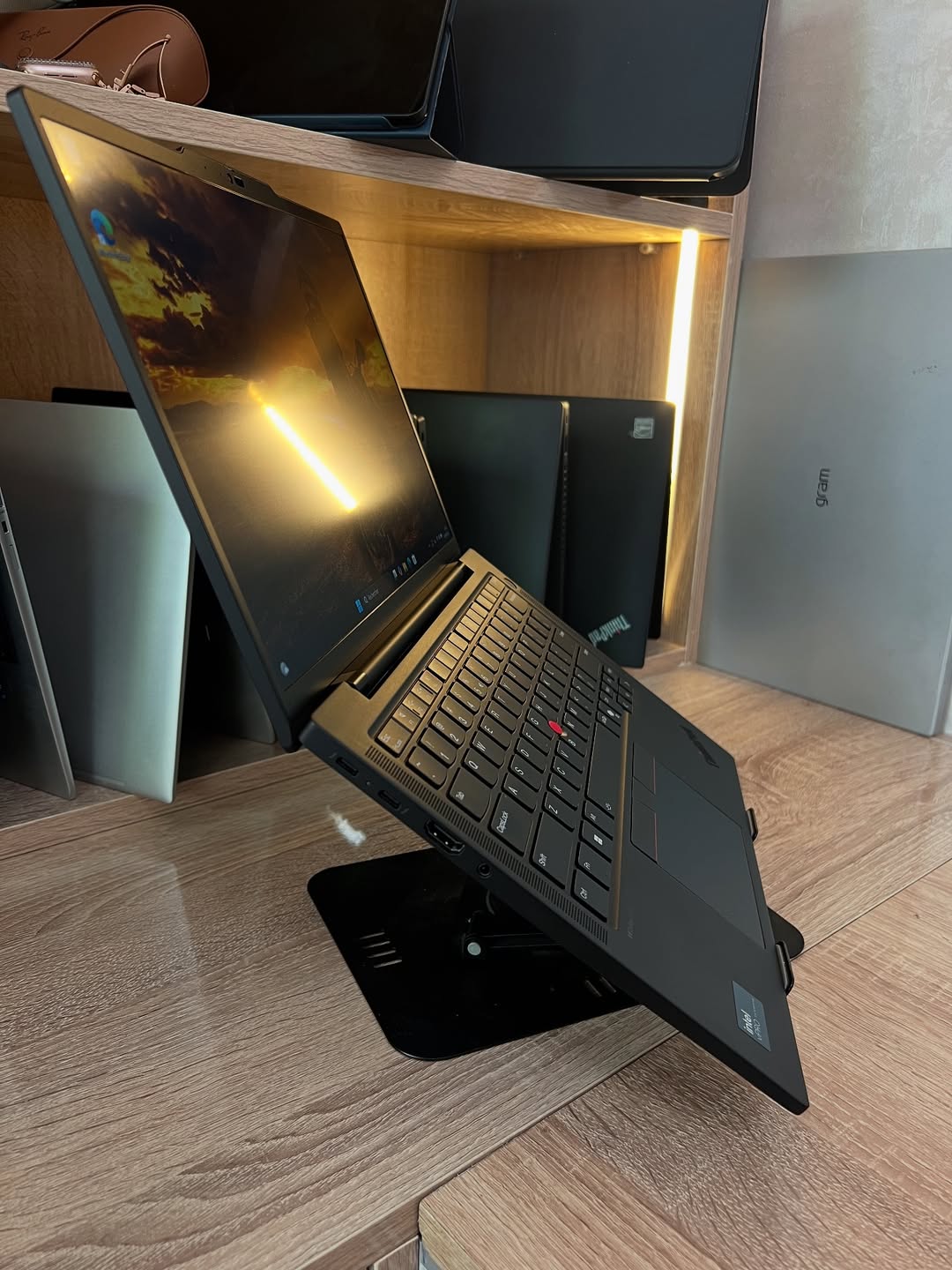 LENOVO Thinkpad T14S - Image 3