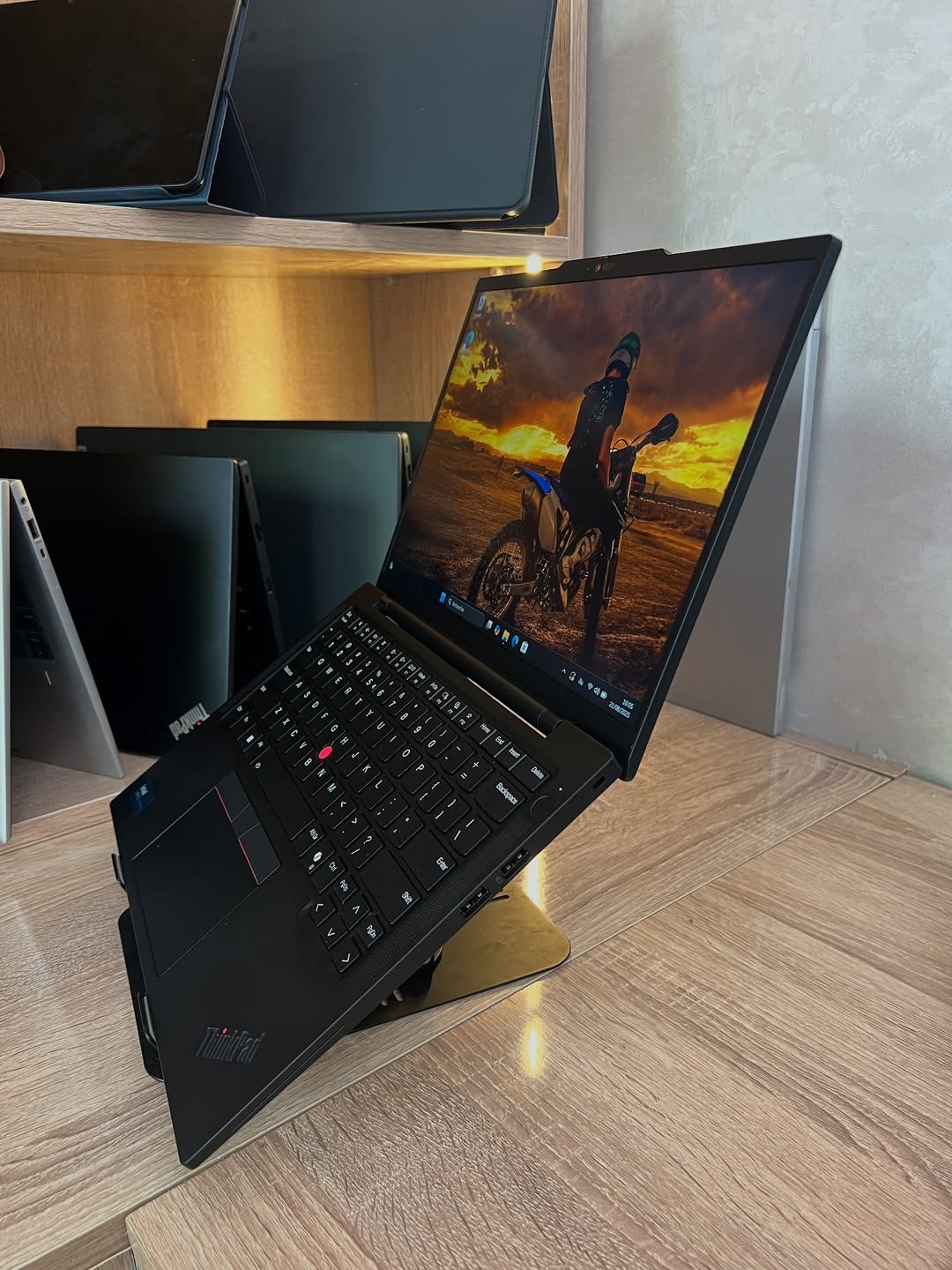 LENOVO Thinkpad T14S - Image 2