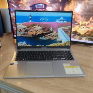 Asus Vivobook 16