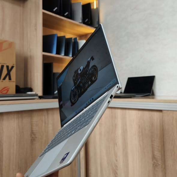 HP EliteBook 8 G1i - Image 4