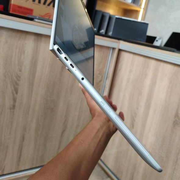 HP EliteBook 8 G1i - Image 5