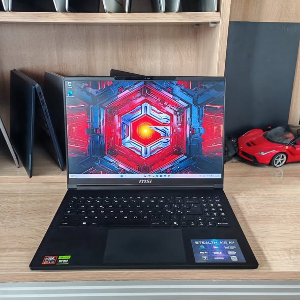 MSI Stealth A16 AI+